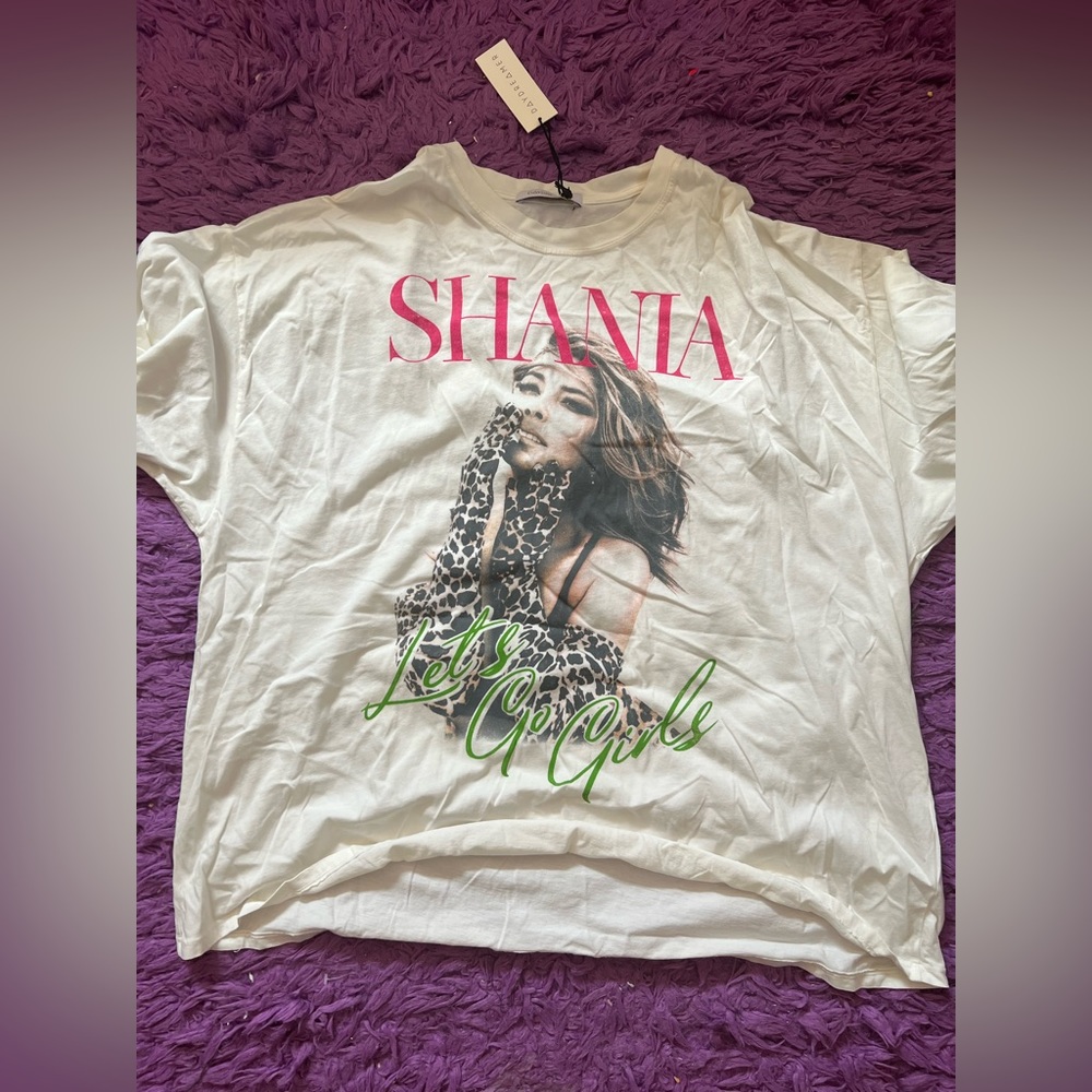 Daydreamer graphic tee Shania